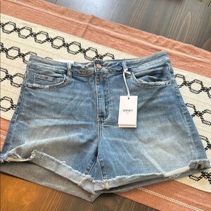 NWT VERVET BY FLYING MONKEY Blue Jean Shorts Rolled Hem